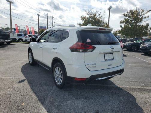 2020 Nissan Rogue SV