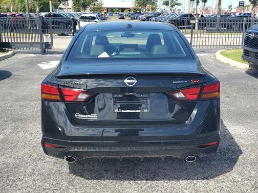 Super Black 2026 Nissan Altima SR FWD