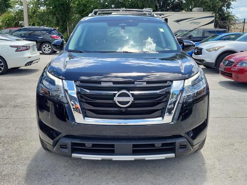 Super Black 2024 Nissan Pathfinder SL FWD