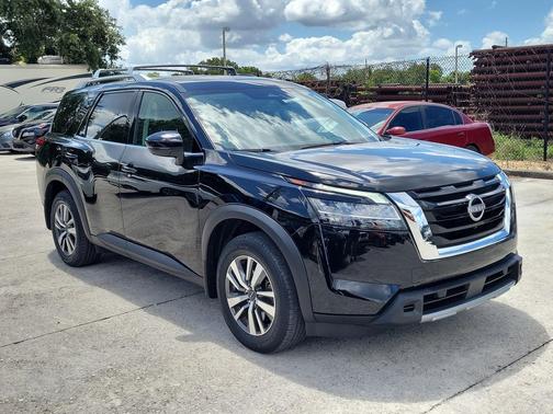 Super Black 2024 Nissan Pathfinder SL FWD