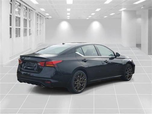 2025 Nissan Altima SR FWD