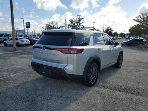 2024 Nissan Pathfinder SV FWD