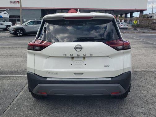 2022 Nissan Rogue SV