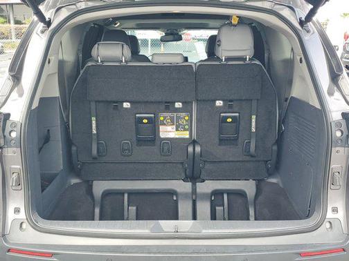 Predawn Gray Mica 2024 Toyota Sienna XLE