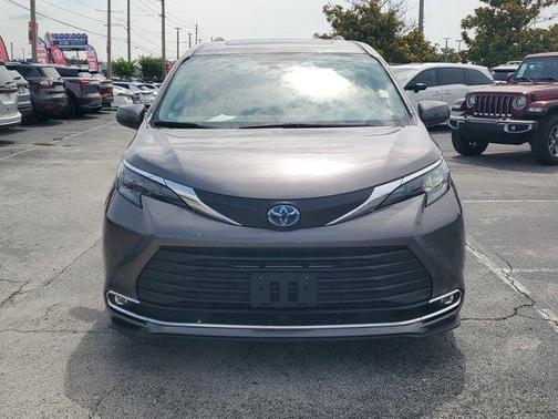 Predawn Gray Mica 2024 Toyota Sienna XLE