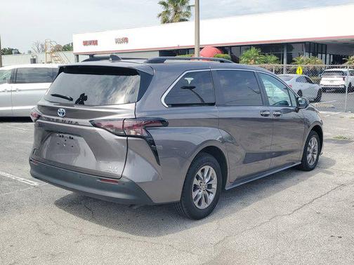 Predawn Gray Mica 2024 Toyota Sienna XLE