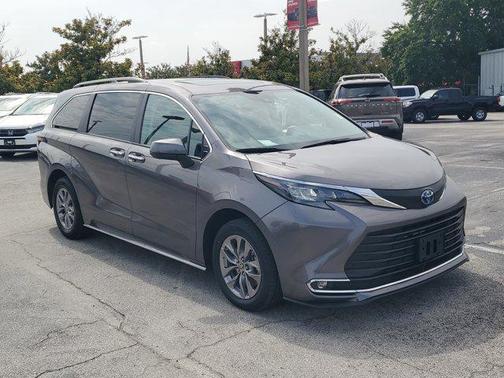 Predawn Gray Mica 2024 Toyota Sienna XLE