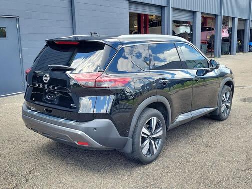 Super Black 2023 Nissan Rogue SL