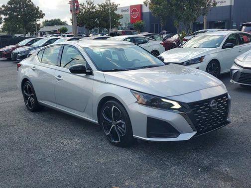 Brilliant Silver Metallic 2024 Nissan Altima SR FWD