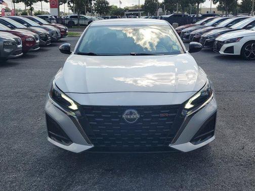 Brilliant Silver Metallic 2024 Nissan Altima SR FWD