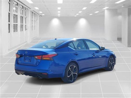 2025 Nissan Altima SR FWD