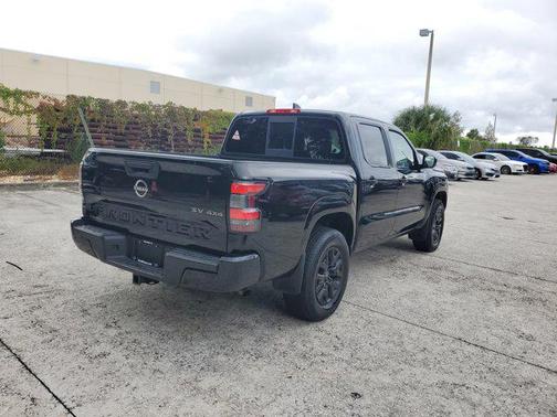 2022 Nissan Frontier SV