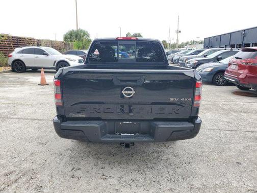 2022 Nissan Frontier SV
