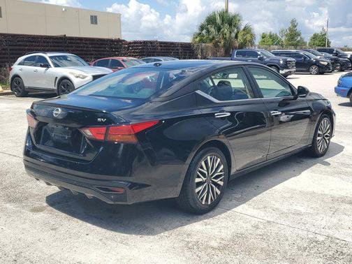 Super Black 2024 Nissan Altima 2.5 SV