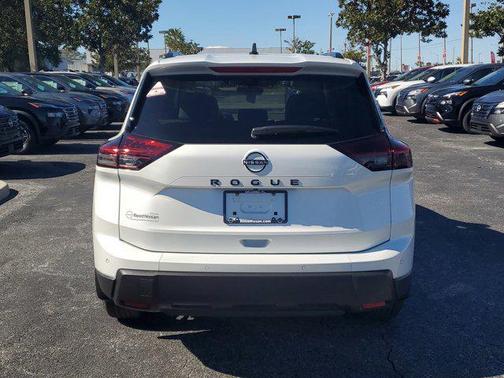 Everest White Pearl Tricoat 2026 Nissan Rogue Dark Armor