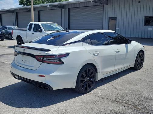 Pearl White Tricoat 2023 Nissan Maxima SR Xtronic CVT