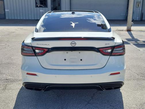 Pearl White Tricoat 2023 Nissan Maxima SR Xtronic CVT