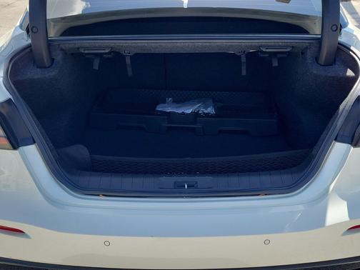 Pearl White Tricoat 2023 Nissan Maxima SR Xtronic CVT