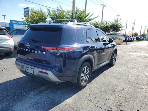 2022 Nissan Pathfinder SL 2WD
