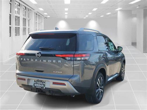 2025 Nissan Pathfinder Platinum FWD