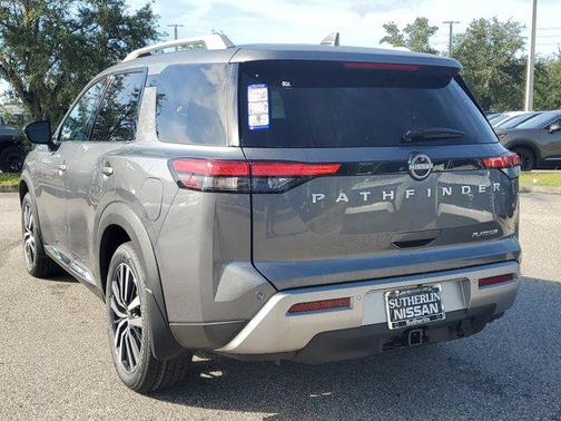 2025 Nissan Pathfinder Platinum FWD