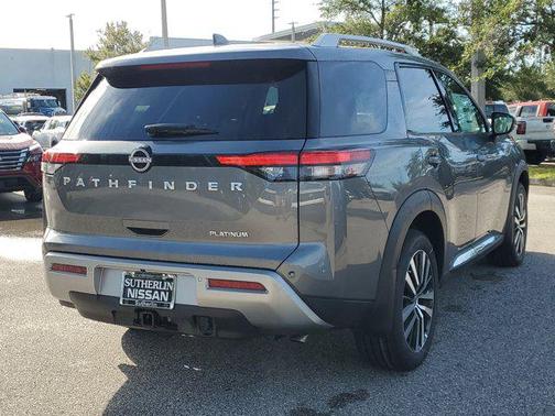 2025 Nissan Pathfinder Platinum FWD