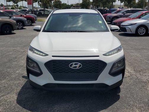 Chalk White 2018 Hyundai KONA SEL