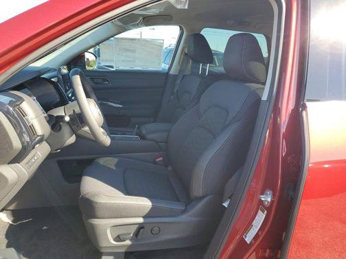 2025 Nissan Pathfinder SV FWD