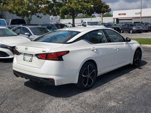 Pearl White Tricoat 2024 Nissan Altima SR FWD