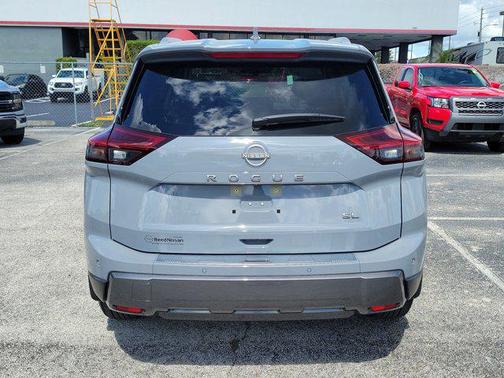 Boulder Gray Pearl 2025 Nissan Rogue SL