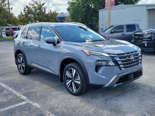 Boulder Gray Pearl 2025 Nissan Rogue SL