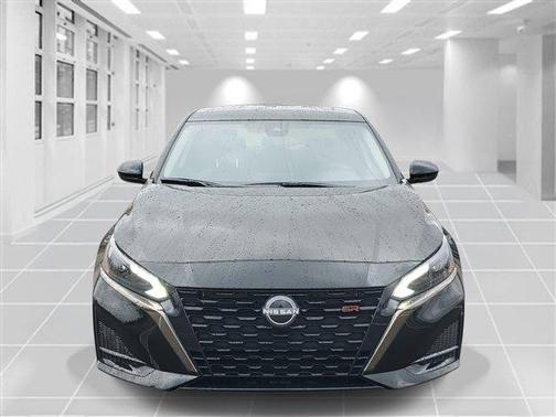 2025 Nissan Altima SR FWD