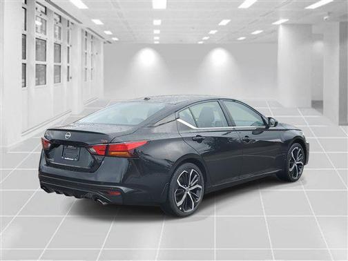2025 Nissan Altima SR FWD