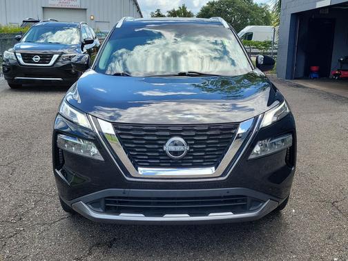 Super Black 2023 Nissan Rogue SL