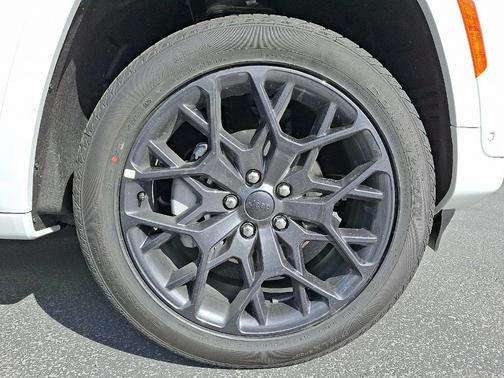 2025 Jeep Grand Cherokee Summit