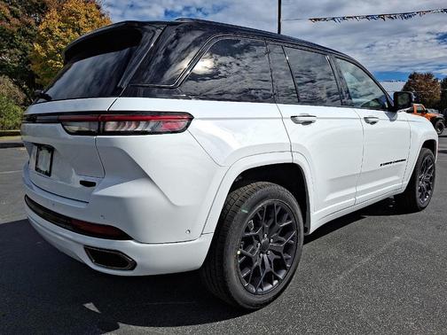 2025 Jeep Grand Cherokee Summit