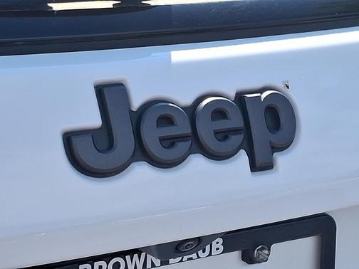Bright White Clearcoat 2025 Jeep Compass Trailhawk
