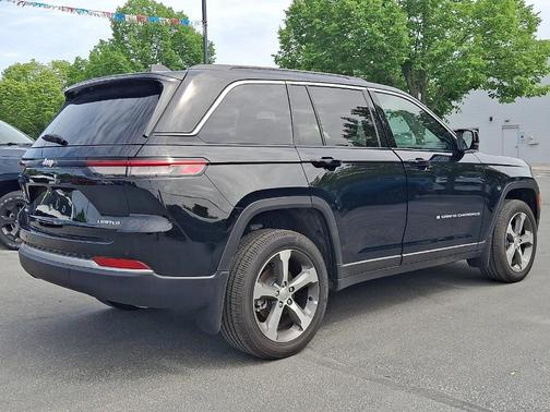 Diamond Black 2026 Jeep Grand Cherokee Limited
