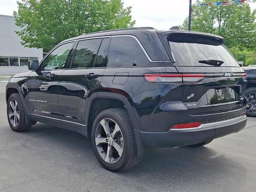 Diamond Black 2026 Jeep Grand Cherokee Limited