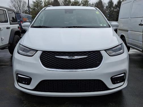 2021 Chrysler Pacifica Touring