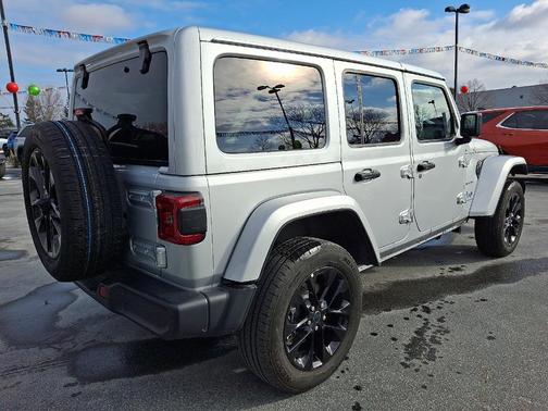 2024 Jeep Wrangler 4xe Sahara