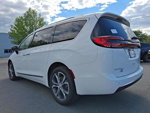 2026 Chrysler Pacifica Pinnacle