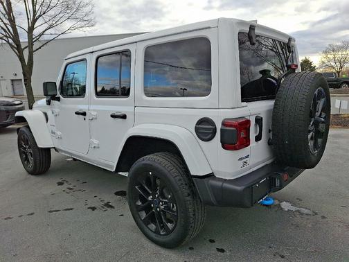 2024 Jeep Wrangler 4xe Sahara