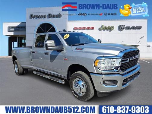 2024 RAM 3500 Tradesman Crew Cab 4x4 8 Box