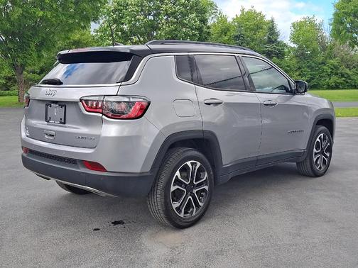 Billet Silver Metallic Clearcoat 2023 Jeep Compass Limited