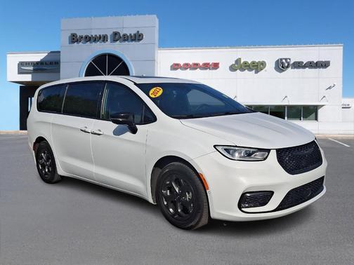 Bright White Clearcoat 2023 Chrysler Pacifica Hybrid Limited