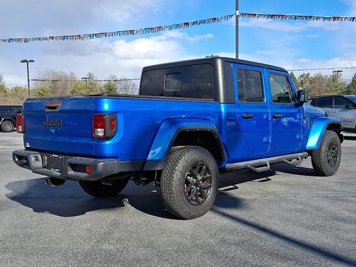 2022 Jeep Gladiator Sport
