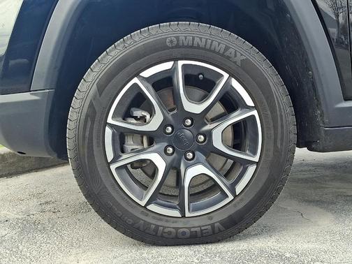 2024 Jeep Compass Trailhawk