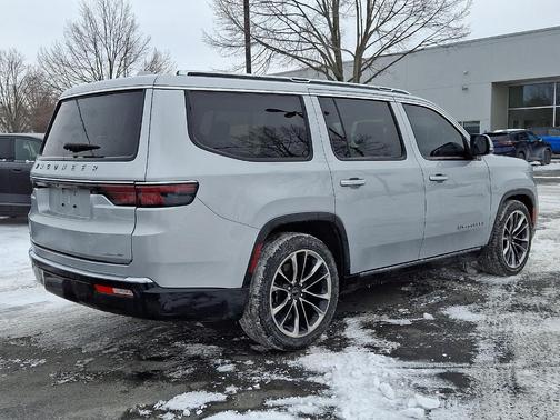 2022 Jeep Wagoneer Series III