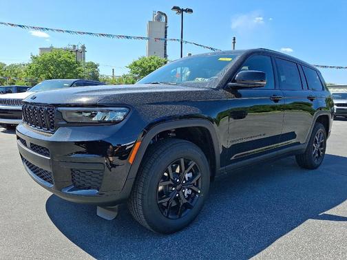 2025 Jeep Grand Cherokee L Laredo